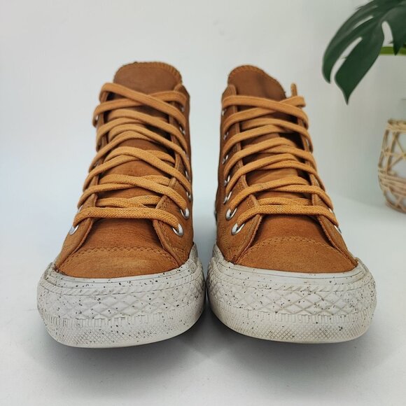 Converse Women’s Chuck Taylor All Star Brown Leather Boots Size 6.5 - Picture 2 of 8